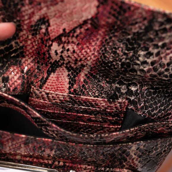 Kenneth Cole Reaction Clutch With Coin Purse Pink Snake Skin Pattern - Picture 8 of 12